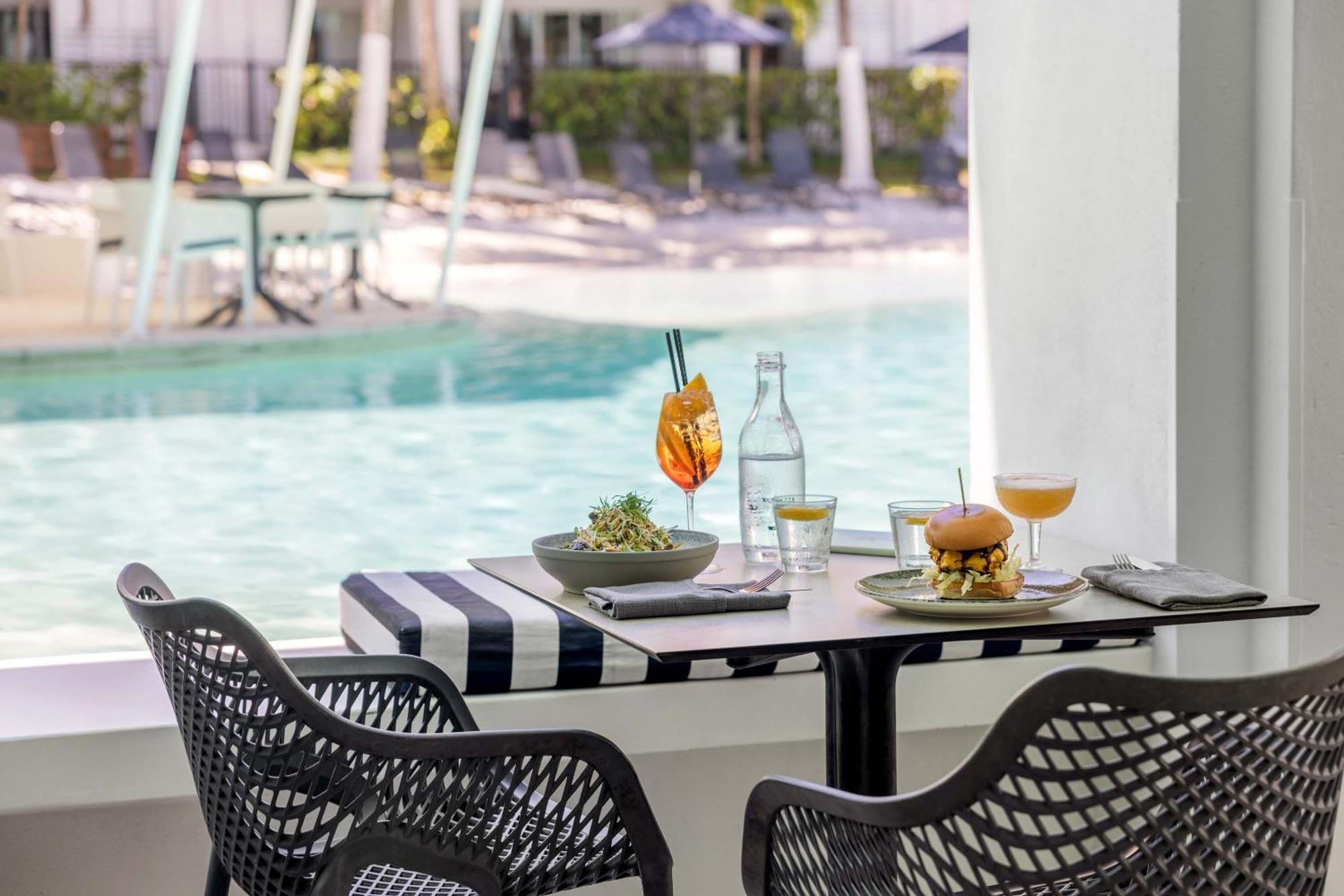 Peppers Beach Club Port Douglas Exteriör bild
